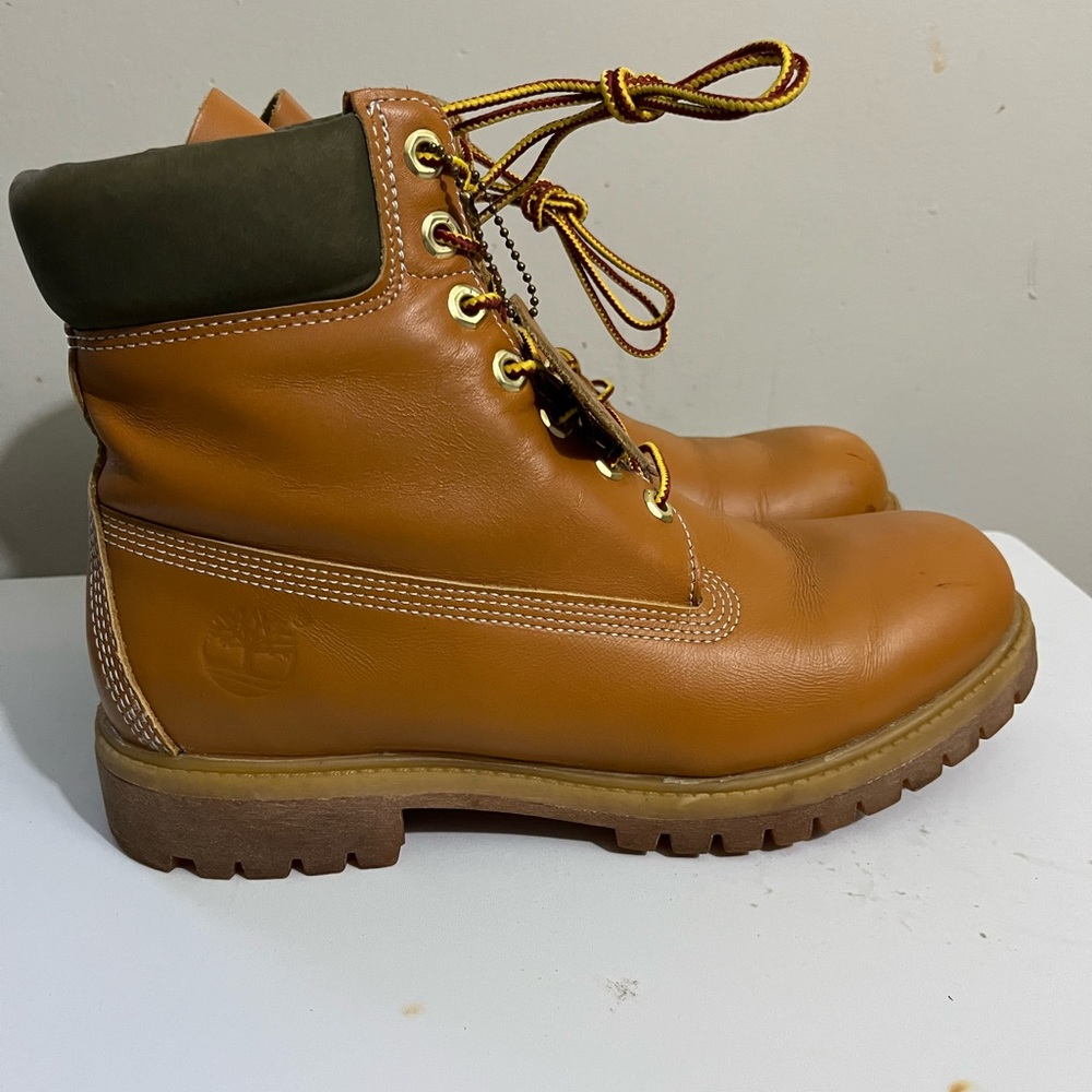 Slightly used Timberland boot